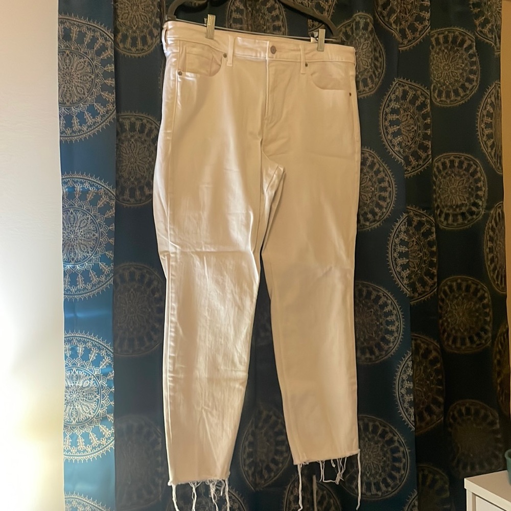 White Old Navy Power Straight Jeans